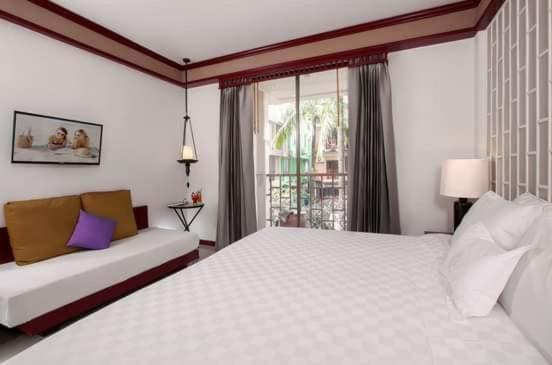 The Top Patong Resort Экстерьер фото