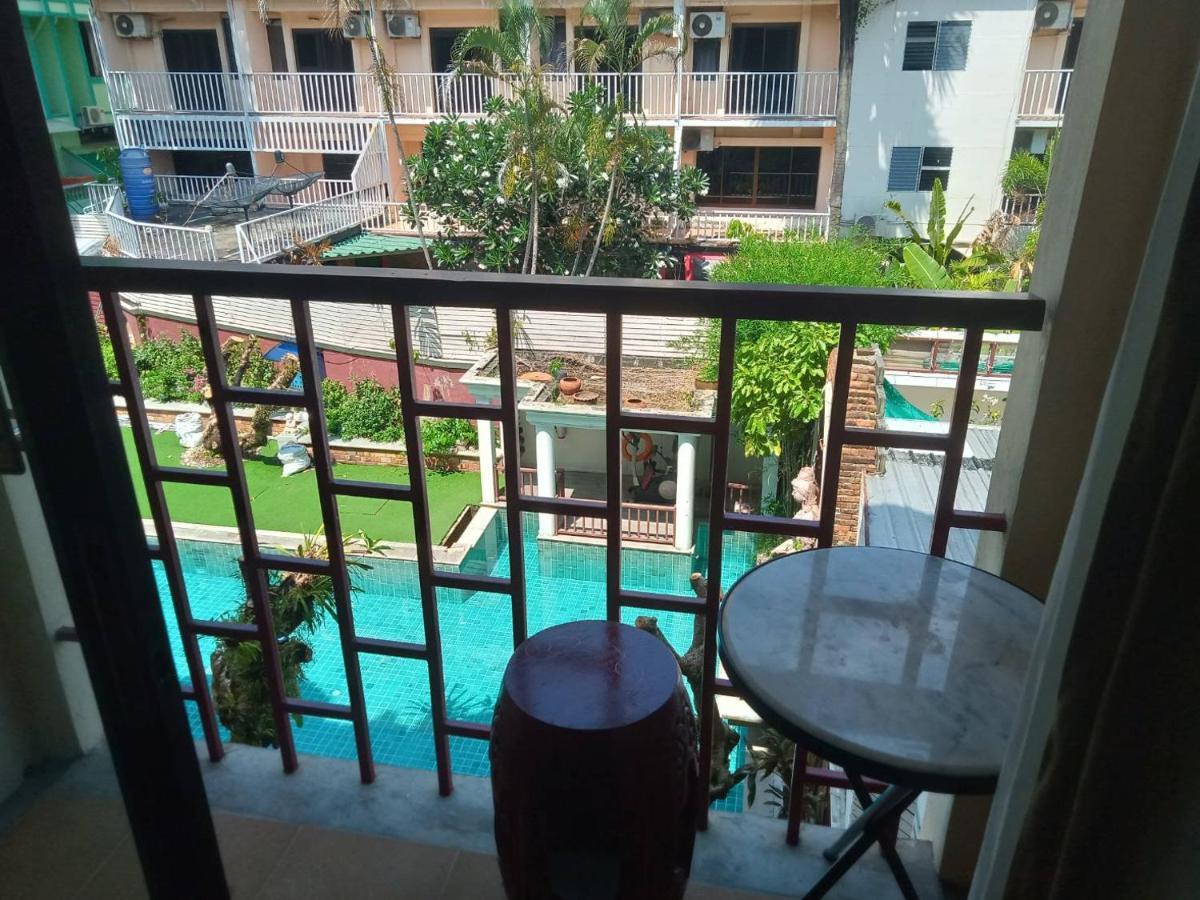 The Top Patong Resort Экстерьер фото