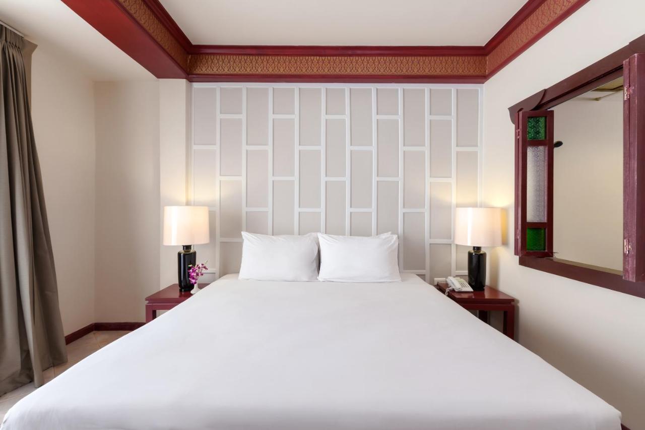 The Top Patong Resort Экстерьер фото